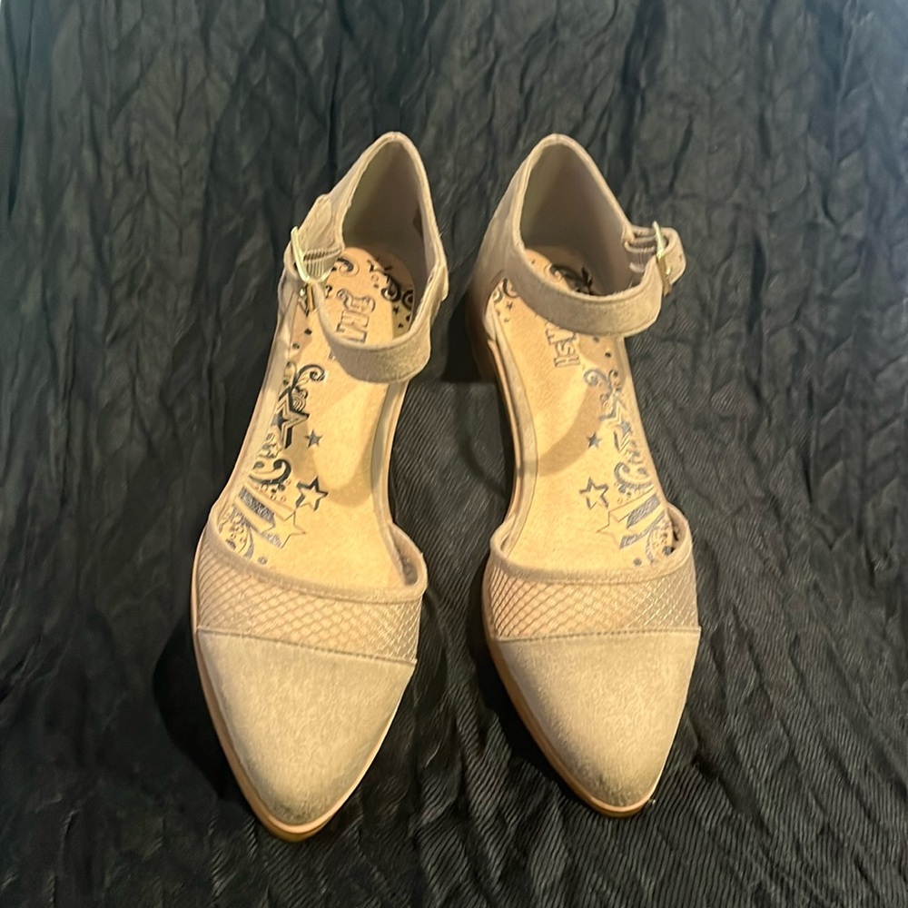 New Stylish Flats